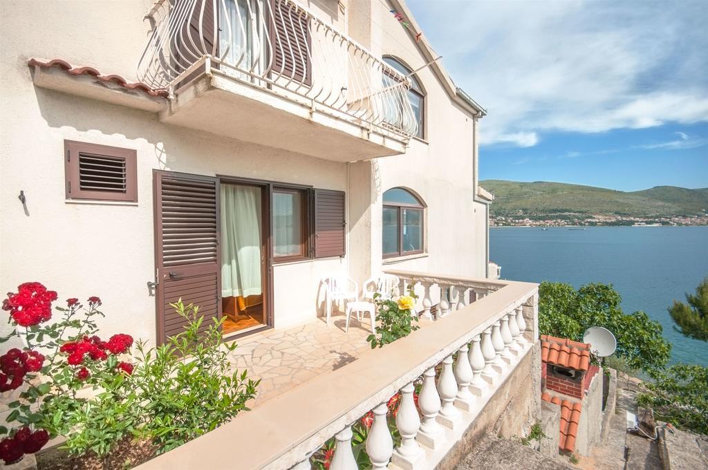 Apartments Natasa Trogir Eksteriør billede